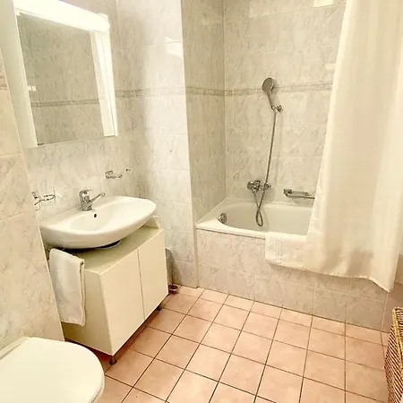 Close To The And Very Spacious 3 Bedroom Apartment Lausanne