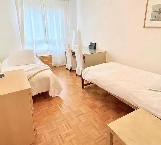 Apartment Close To The And Very Spacious 3 Bedroom Lausanne